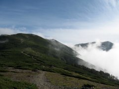 The trail to Shiroumadake.