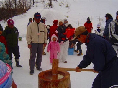 お餅ってこうやって作るんだ!