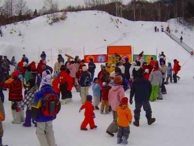 親子連れがぞくぞく来場