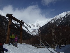 河童橋　冬でも人がいる