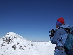 西天狗岳の白と青