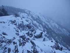 ミルフィーユ状の岩