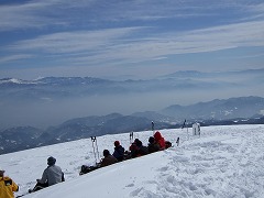 頂上で昼食