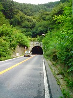 トンネル入り口
