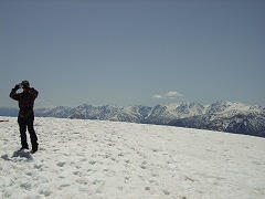 周りの山がすぐそこに
