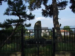 この脇にあるのが寄贈したやつでしょうか？