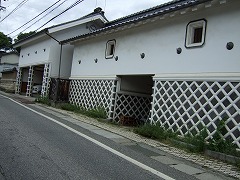 立派な蔵でやんす。