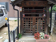 お地蔵さん。お地蔵って閻魔大王のことらしいです。