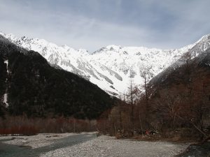 残雪輝く穂高連峰