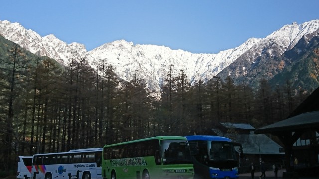吊尾根は雪で真っ白