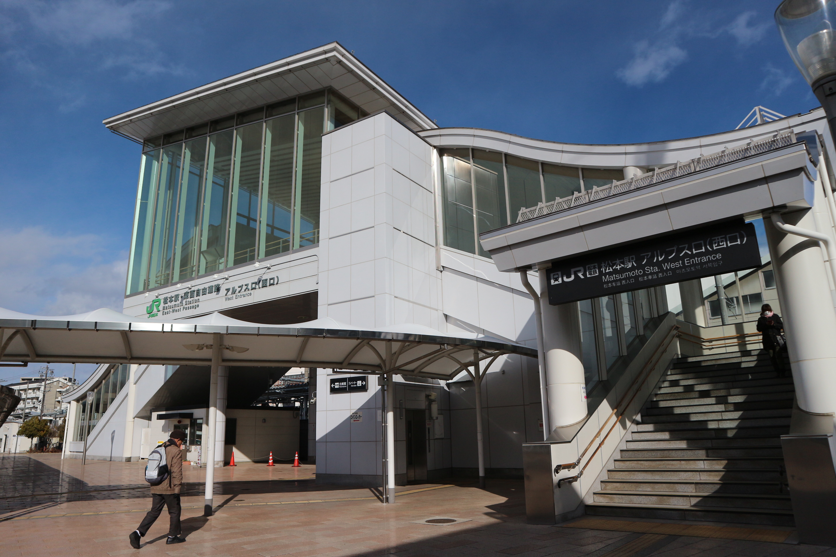 アルプス口階段・エレベーター